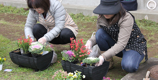 新年 豪華な寄せ植えを玄関先に シティライフ株式会社 千葉県市原市で情報紙発行 印刷全般 広告 ホームページ制作 名入れカレンダー通販